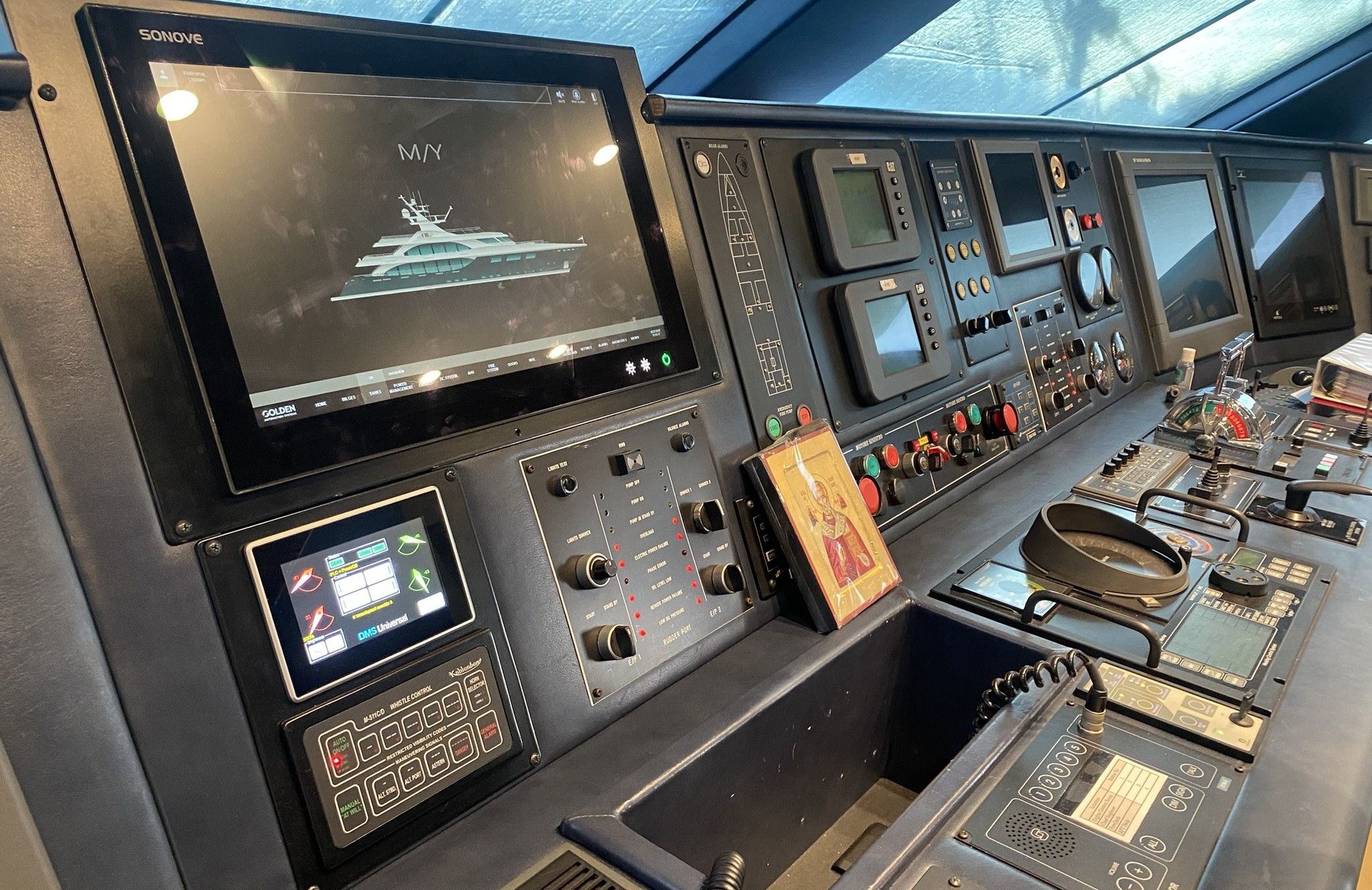 Яхта - инсталация, снимка 4