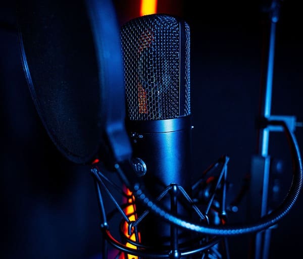 Озвучително и оповестително оборудване